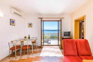 Gallery image of Two-Bedroom Apartment Crikvenica 19 in Dramalj