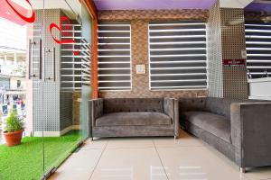 Istumisnurk majutusasutuses FabHotel Rotano Suites - Yelahanka