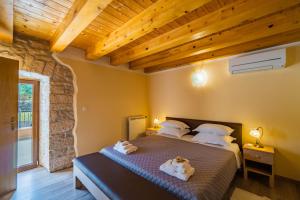 Postel nebo postele na pokoji v ubytování LUXURY VILLA ON SPACIOUS PRIVATE PROPERTY + 71 fotografií