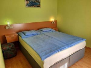 Posteľ alebo postele v izbe v ubytovaní Apartment Siofok, Lake Balaton 5