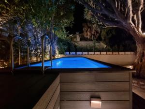 The swimming pool at or close to Dbhousetaormina