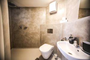 Kúpeľňa v ubytovaní Klášterní apartmány + 34 fotografií