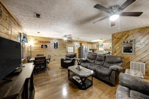 Bear Crossing Cabin on English Mountain