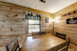 Bear Crossing Cabin on English Mountain