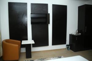 Gambar di galeri bagi Hotel Capitol di Ikeja