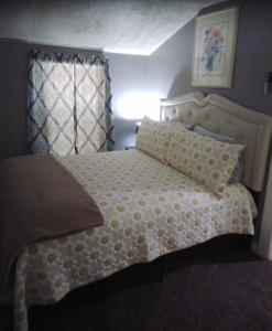 Posteľ alebo postele v izbe v ubytovaní 3-Br 2-Bath Family-Friendly Home -10 Min to Tulsa
