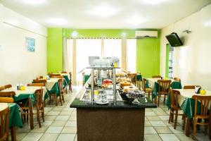 Comida no hotel ou em algum lugar perto