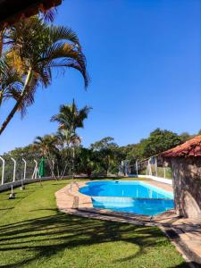 A piscina localizada em Aconchego no Campo ou nos arredores