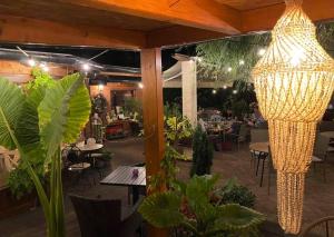 Restauracja lub miejsce do jedzenia w obiekcie Bali Butique Rooms