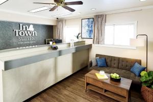 Fotografie z fotogalerie ubytování InTown Suites Extended Stay Newport News VA - City Center v destinaci Newport News