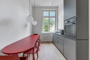 Dapur atau dapur kecil di Grand Apartments - Willa Herbsta Sopot Apartament