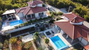 Bazén v ubytování Villa Veglia nebo v jeho okolí