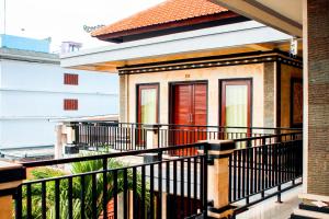 Balkón nebo terasa v ubytování Putu Guest House 2