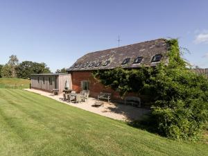 Gallery image of Breaches Barn in Rockbourne