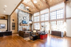 戴德伍德大山假日酒店度假村電視和／或娛樂中心