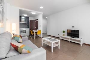 A television and/or entertainment centre at Flatguest Tabaiba 1