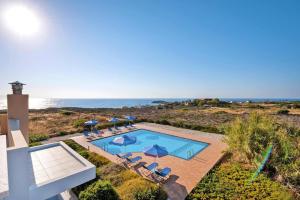 Πισίνα στο ή κοντά στο Saltwater Pool Flat in Chania