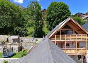 a view of the roof of a house at Chalet Le Petit Plus in Vaujany