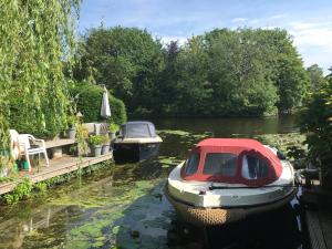 Výhled na řeku, která protéká v blízkosti bed and breakfast