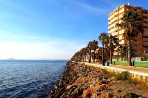 Afbeelding uit fotogalerij van Casa de Fabian Appartment + WIFI near beach/port in La Manga del Mar Menor