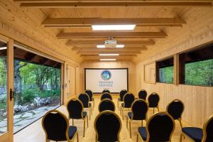 Kawasan bisnes dan/atau bilik persidangan di Fenomen Plitvice Resort