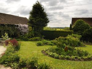 A garden outside Ollivers Farm 