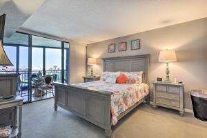 Postel nebo postele na pokoji v ubytování St Augustine Condo with Direct Ocean Access!