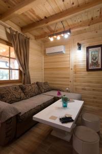 Zona d'estar a Arielove kolibe