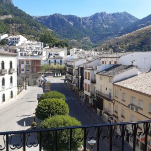 balcone con vista sulla città. di Alojamiento Cazorla Visión a Cazorla