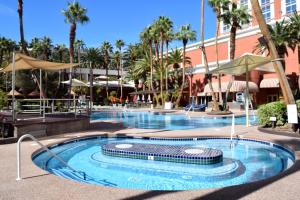 Sundlaugin á Treasure Island - TI Las Vegas Hotel & Casino, a Radisson Hotel eða í nágrenninu