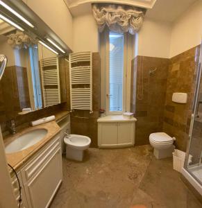 Vonios kambarys apgyvendinimo įstaigoje Spagna luxury suite Roma