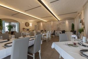 En restaurant eller et andet spisested på Villa Petra