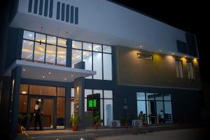 Bangunan di mana terletaknya hotel