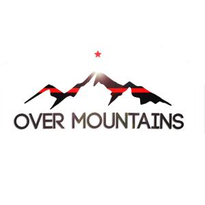 un logo de montaña sobre montañas sobre fondo blanco en Over Mountains Hotel en Wadi Musa