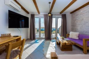 TV a/nebo společenská místnost v ubytování Lucija House - Lika Senj county