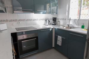 Kuchnia lub aneks kuchenny w obiekcie Casa Ekman Fuentesol Casasol