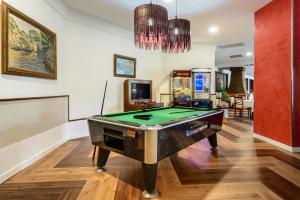 Biliár nebo kulečník v ubytování Hotel Vibra Beverly Playa