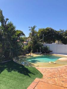 Swimmingpoolen hos eller tæt på Villa V