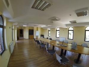 Бизнес пространство и/или конферентна стая в Приключенска къща Русалиите