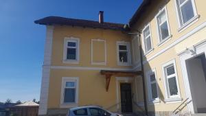 Budova, v ktorej sa apartmán nachádza
