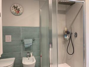 Ένα μπάνιο στο Magnolie Garda