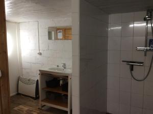 A bathroom at Björkdahla
