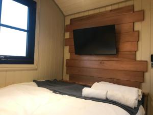 מיטה או מיטות בחדר ב-Highkettle Hut