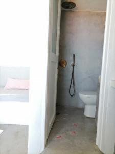 A bathroom at Serifos Sugar Cubes