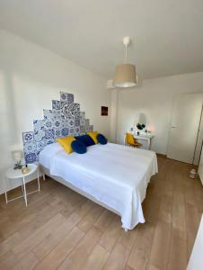 A bed or beds in a room at Casa vacanze Almàsalo