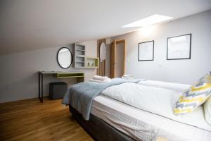 Postel nebo postele na pokoji v ubytování Apartments Kanevce Beach&Relax