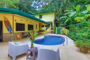 Swimming pool sa o malapit sa Jungle Creek