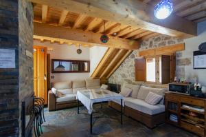 A seating area at Apartamentos A Fala en Trevejo y San Martin de Trevejo, Sierra de Gata