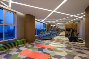 Fitness centrum a/nebo fitness zařízení v ubytování Holiday Inn Express Langfang New Chaoyang by IHG
