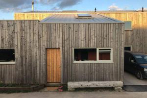 Billede fra billedgalleriet på "The Studio" Contemporary studio with organic swimming pool i Skelsmergh